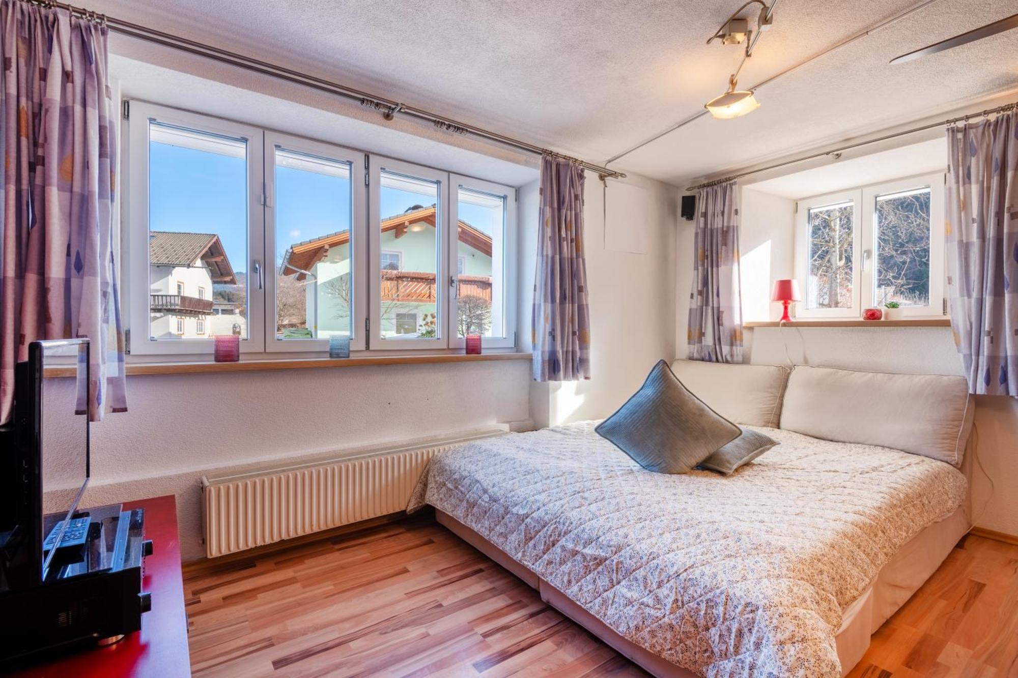 Apartmenthaus Ehrenberg Ehenbichl ภายนอก รูปภาพ