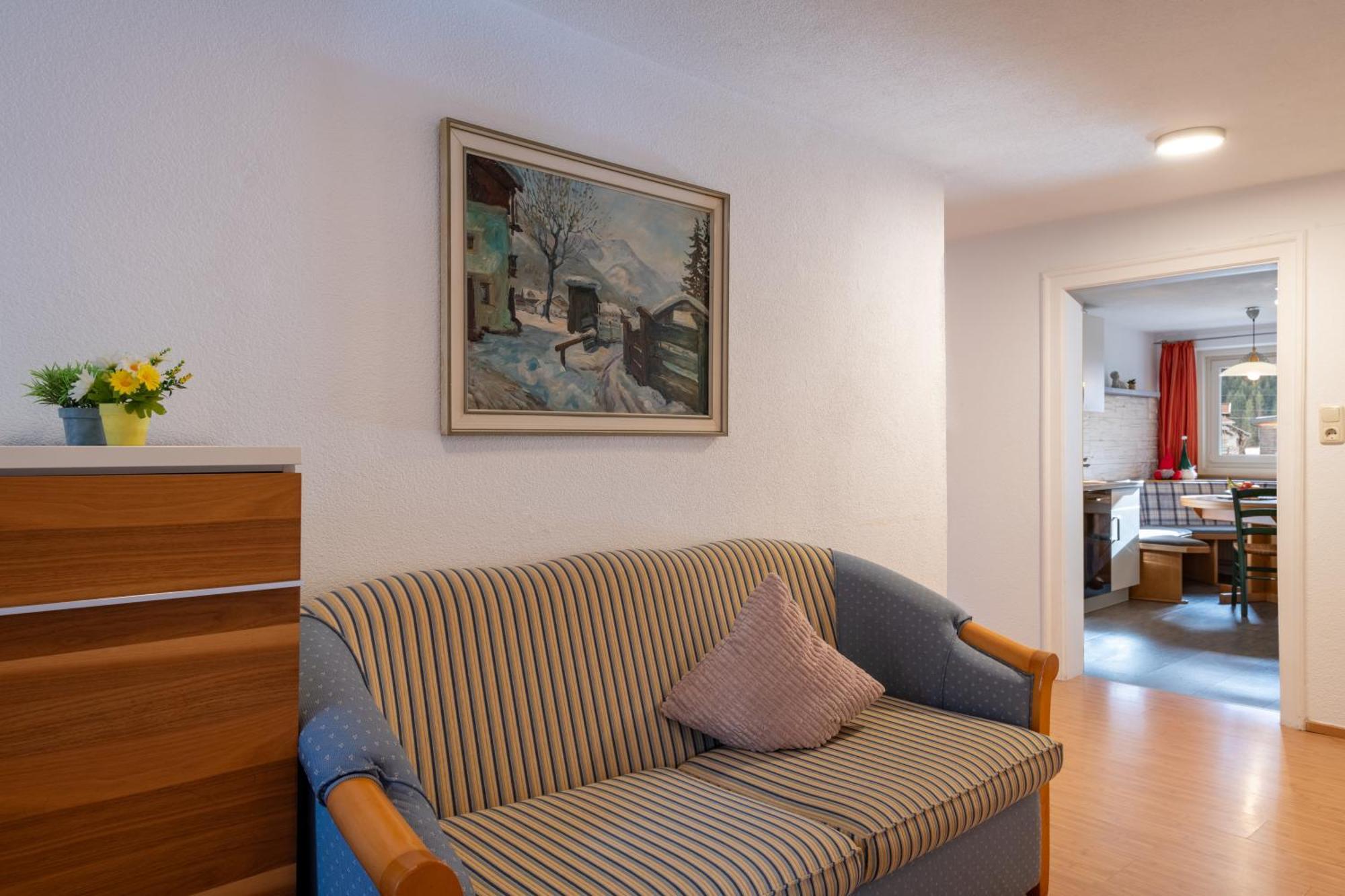 Apartmenthaus Ehrenberg Ehenbichl ภายนอก รูปภาพ