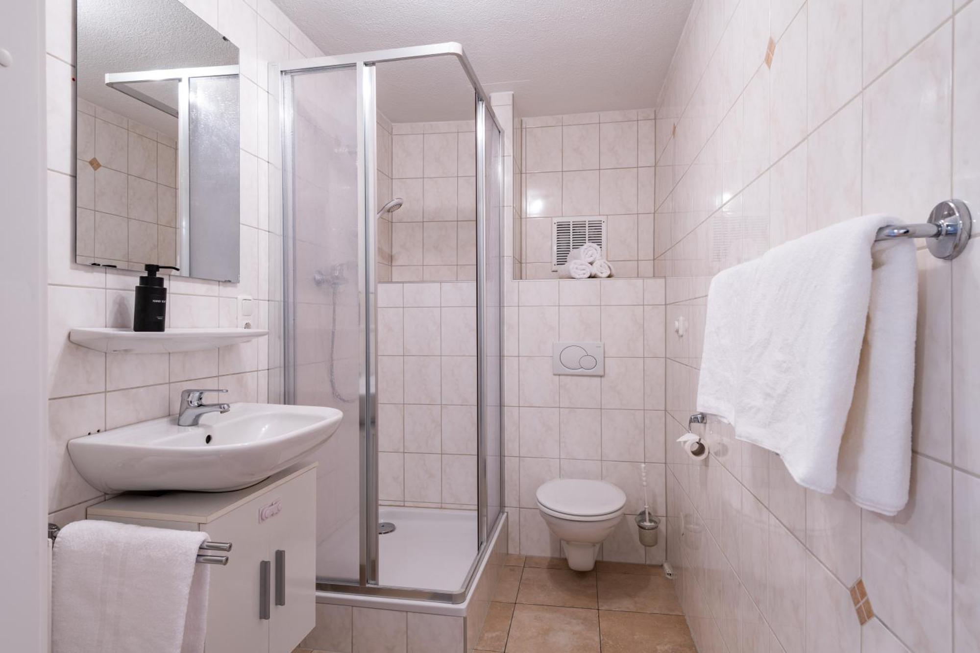 Apartmenthaus Ehrenberg Ehenbichl ภายนอก รูปภาพ