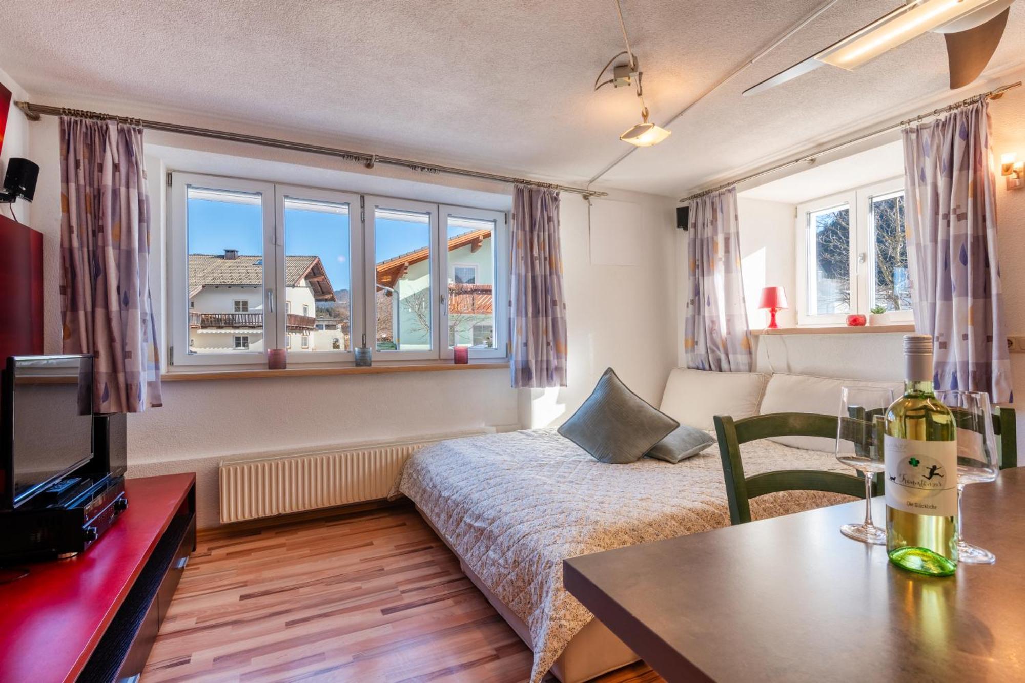Apartmenthaus Ehrenberg Ehenbichl ภายนอก รูปภาพ