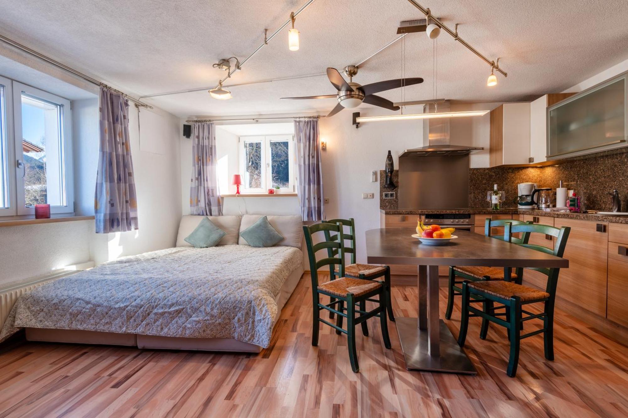 Apartmenthaus Ehrenberg Ehenbichl ภายนอก รูปภาพ
