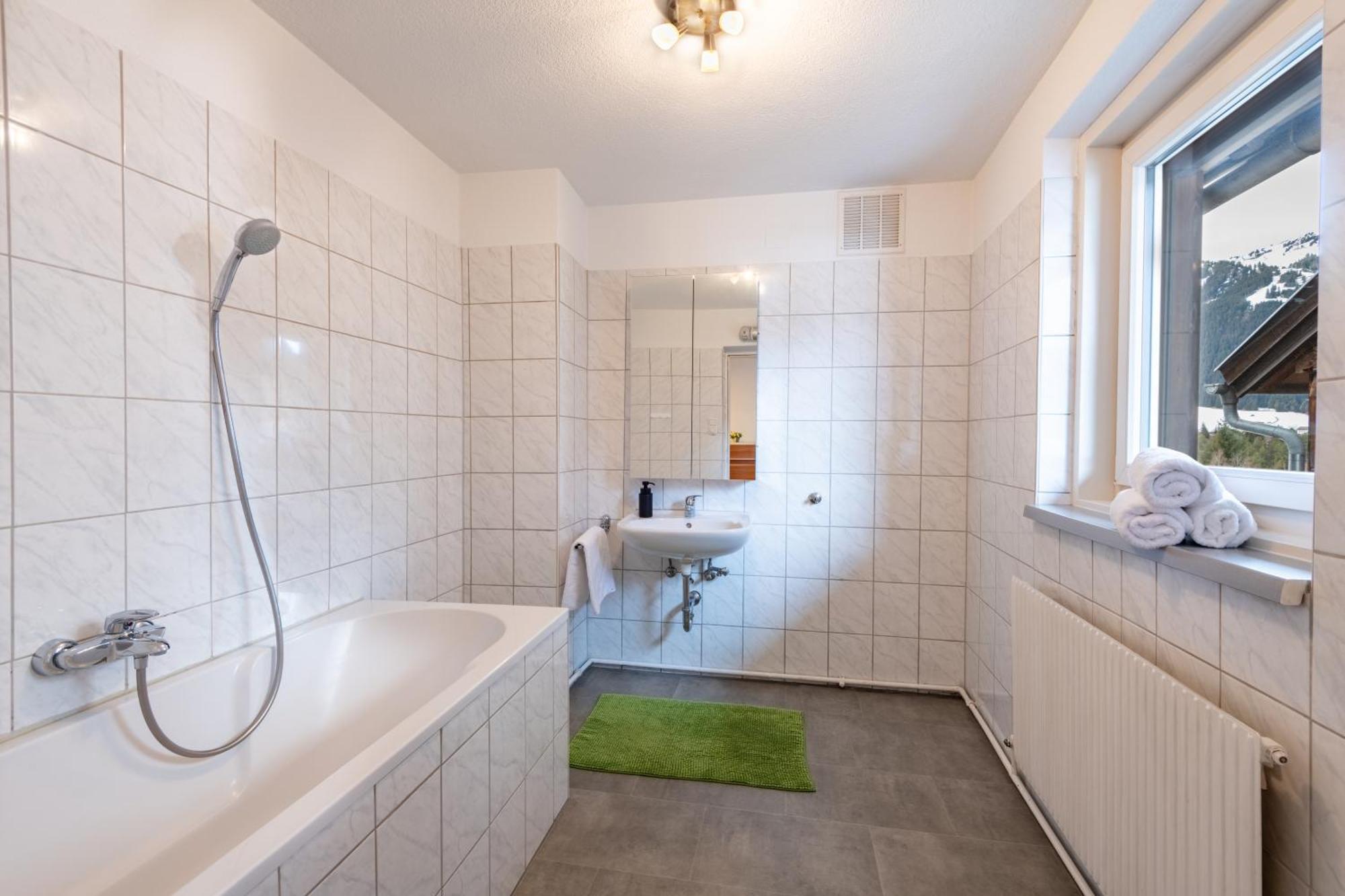 Apartmenthaus Ehrenberg Ehenbichl ภายนอก รูปภาพ
