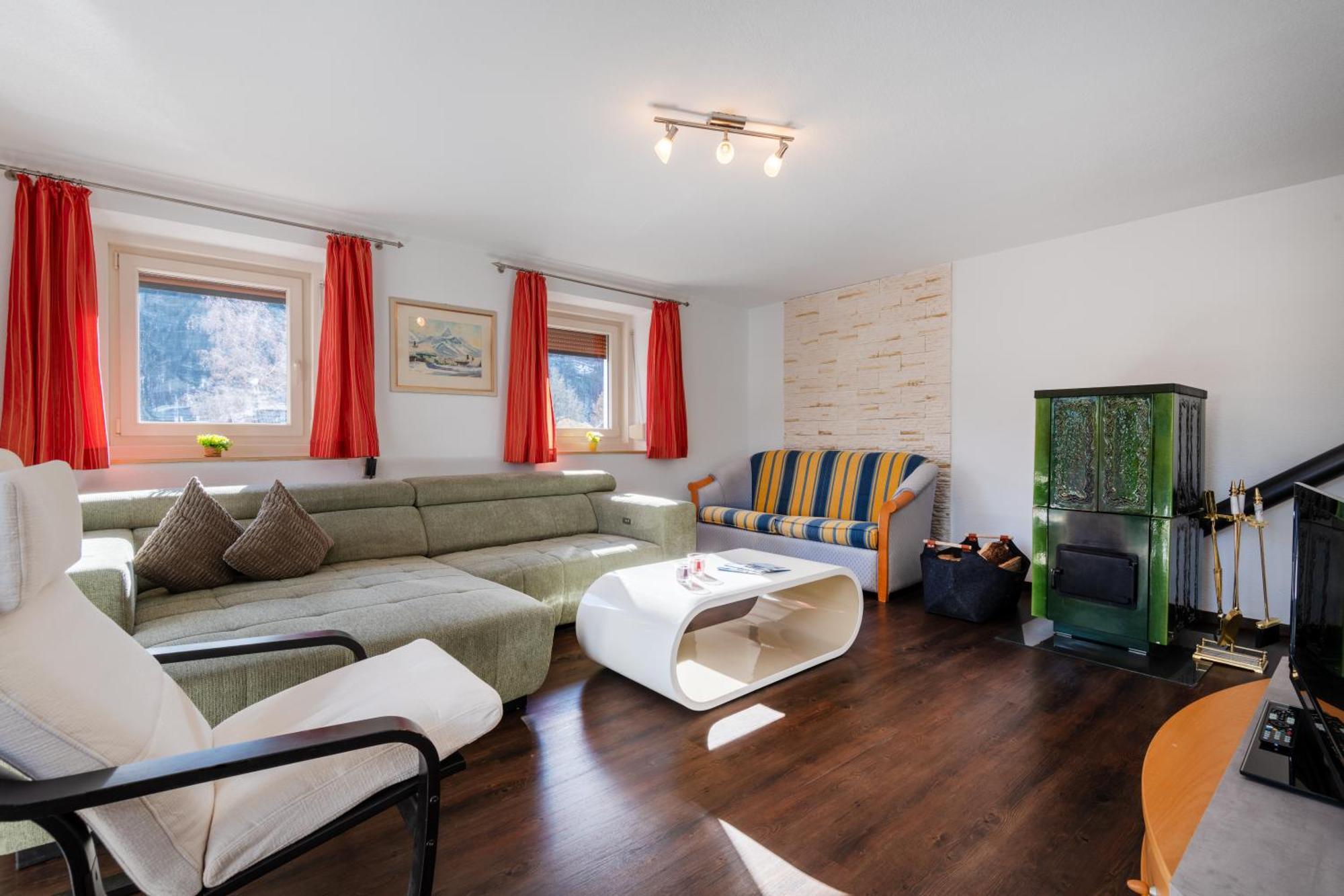 Apartmenthaus Ehrenberg Ehenbichl ภายนอก รูปภาพ